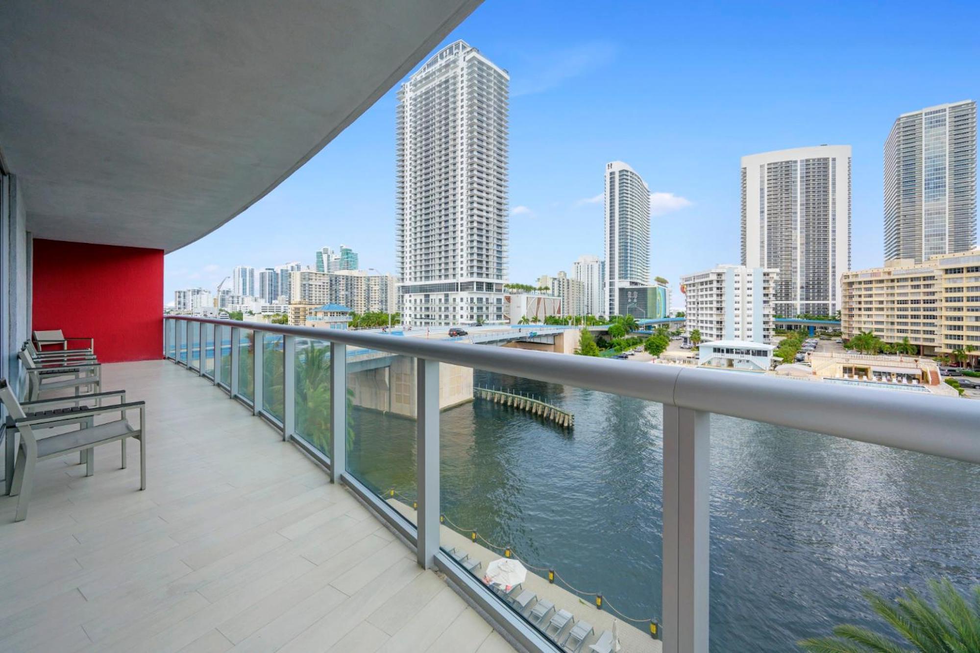 Hallandale Sky Water View Apartment Hallandale Beach Bagian luar foto