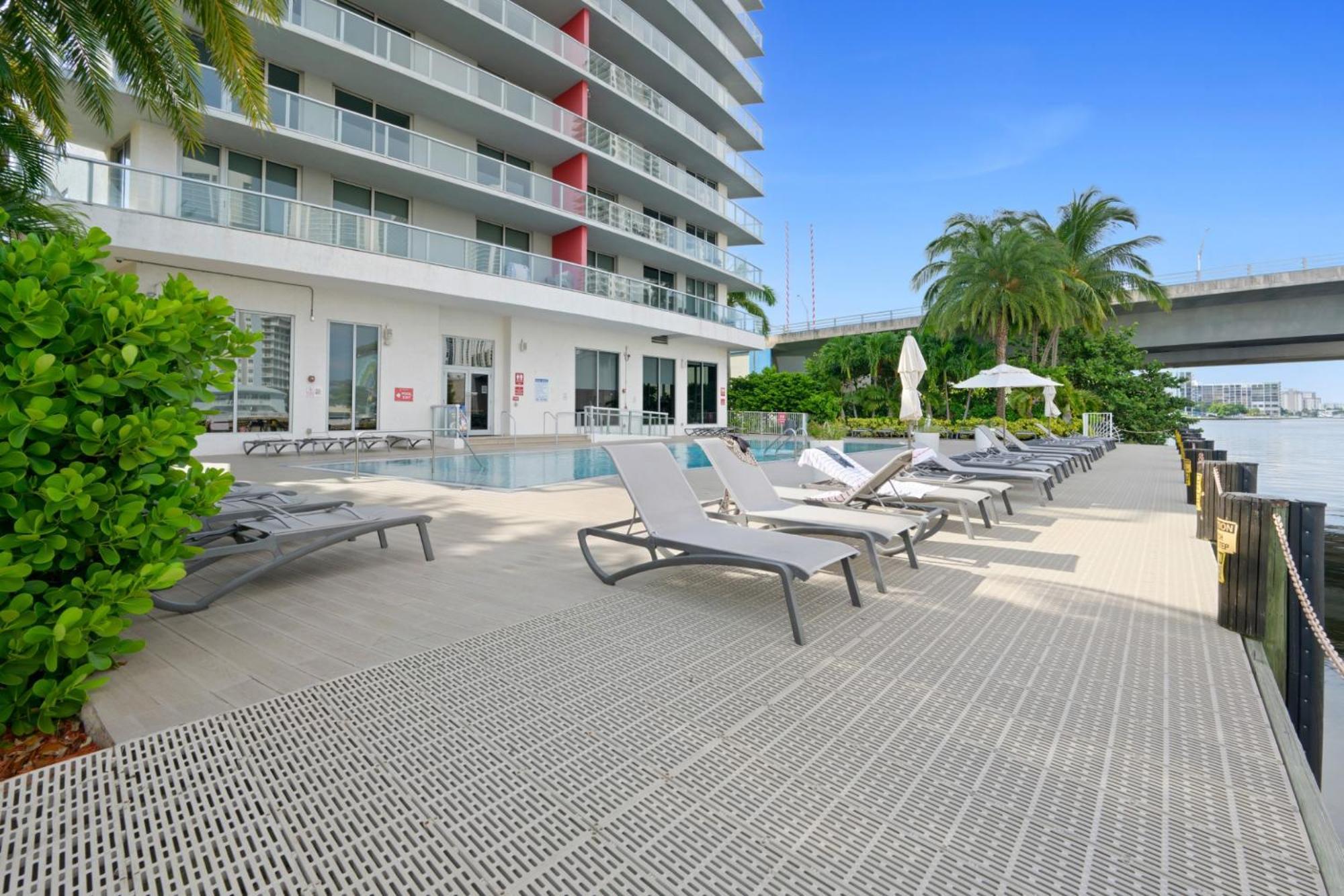 Hallandale Sky Water View Apartment Hallandale Beach Bagian luar foto