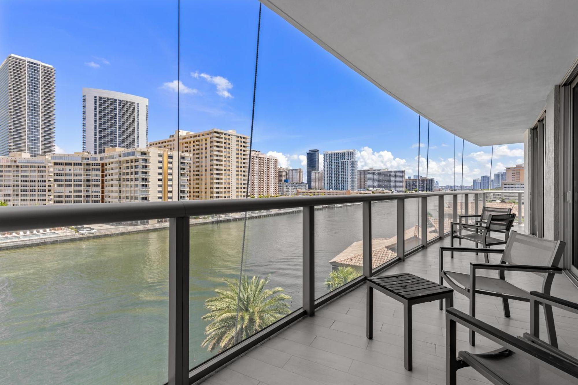 Hallandale Sky Water View Apartment Hallandale Beach Bagian luar foto