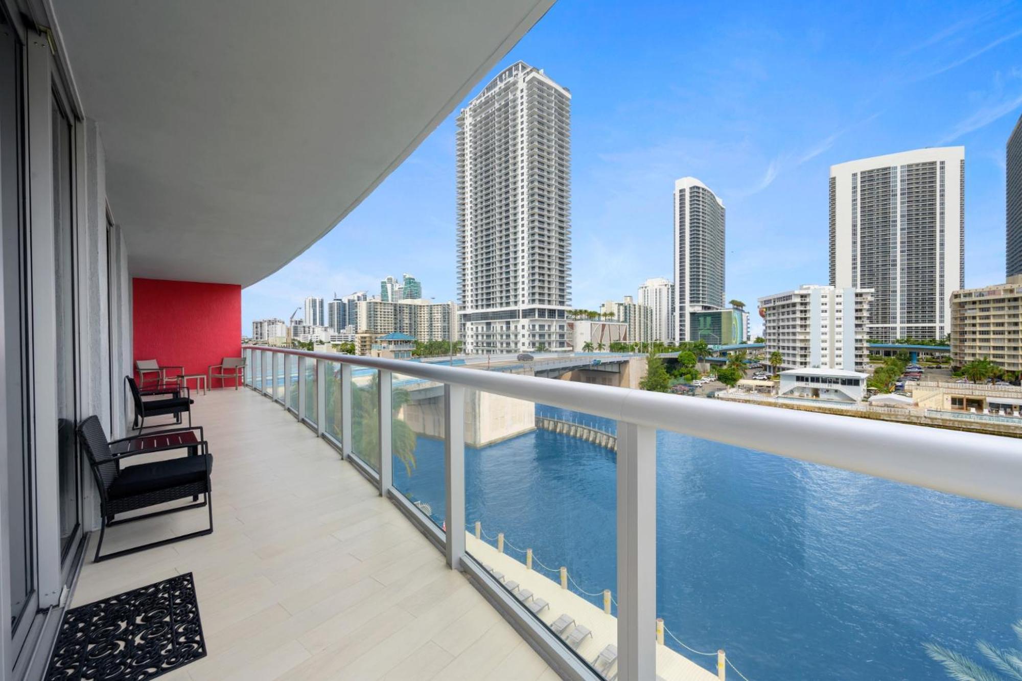 Hallandale Sky Water View Apartment Hallandale Beach Bagian luar foto