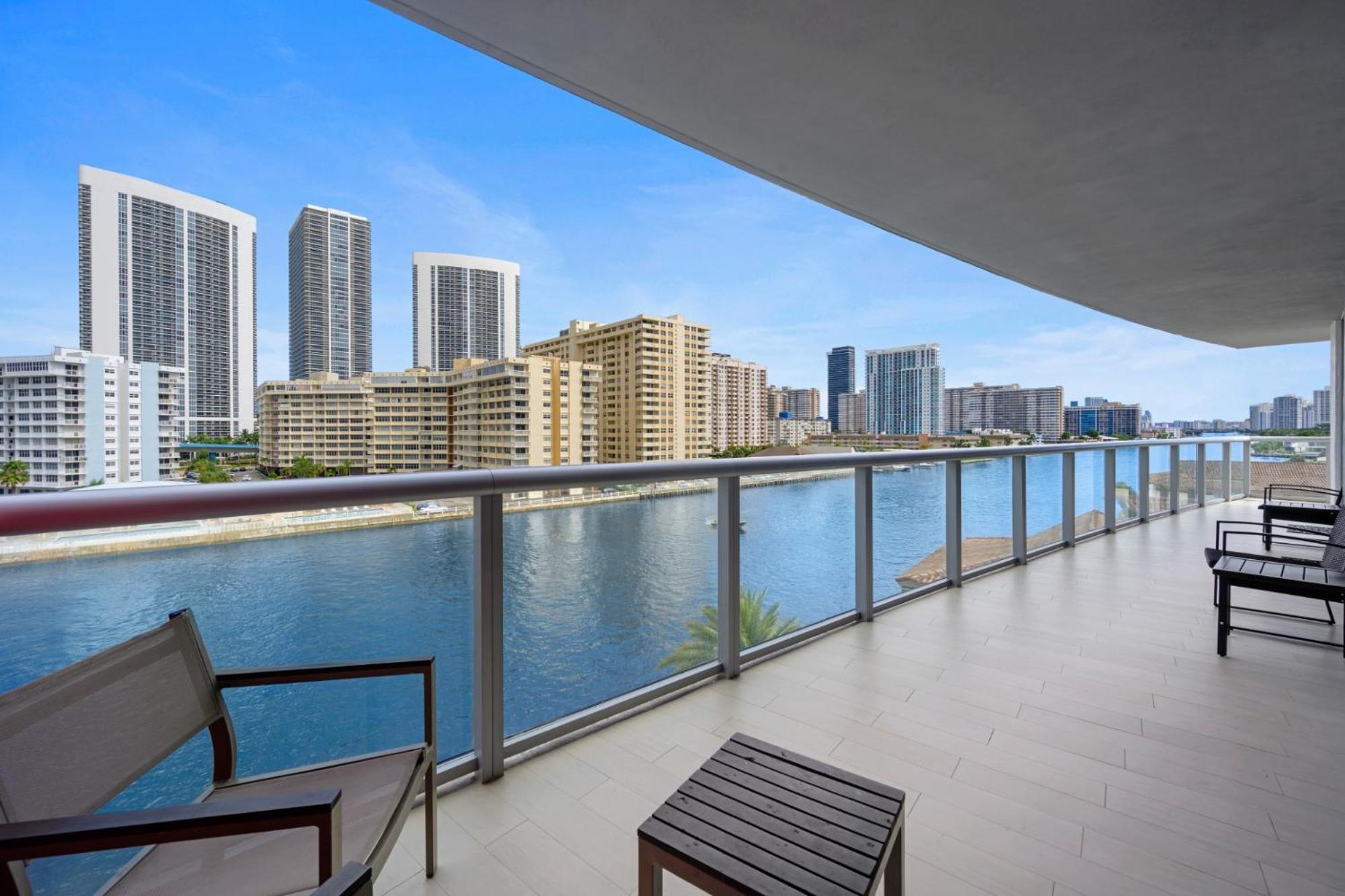 Hallandale Sky Water View Apartment Hallandale Beach Bagian luar foto